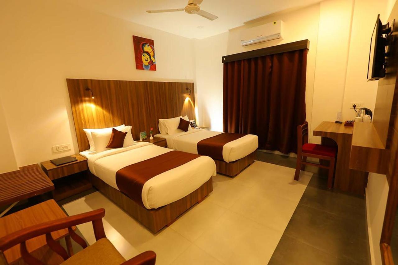Hotel La Serene Mattannur Mattanur Buitenkant foto