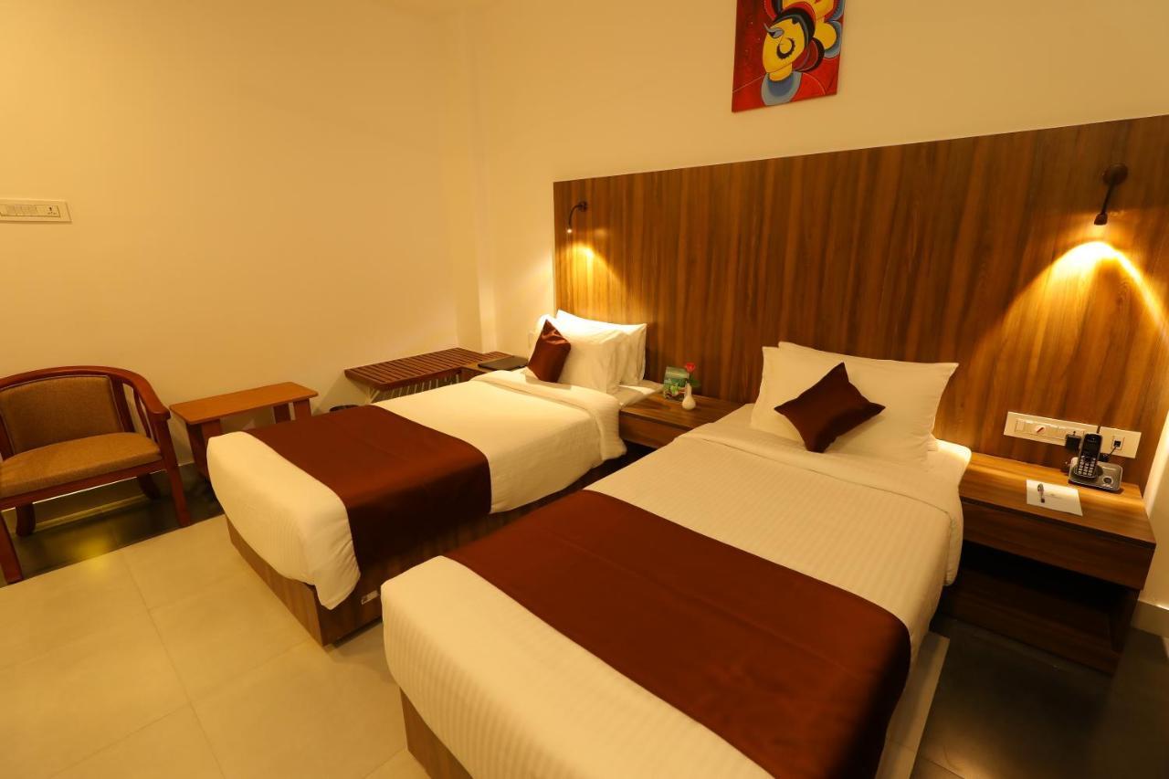 Hotel La Serene Mattannur Mattanur Buitenkant foto