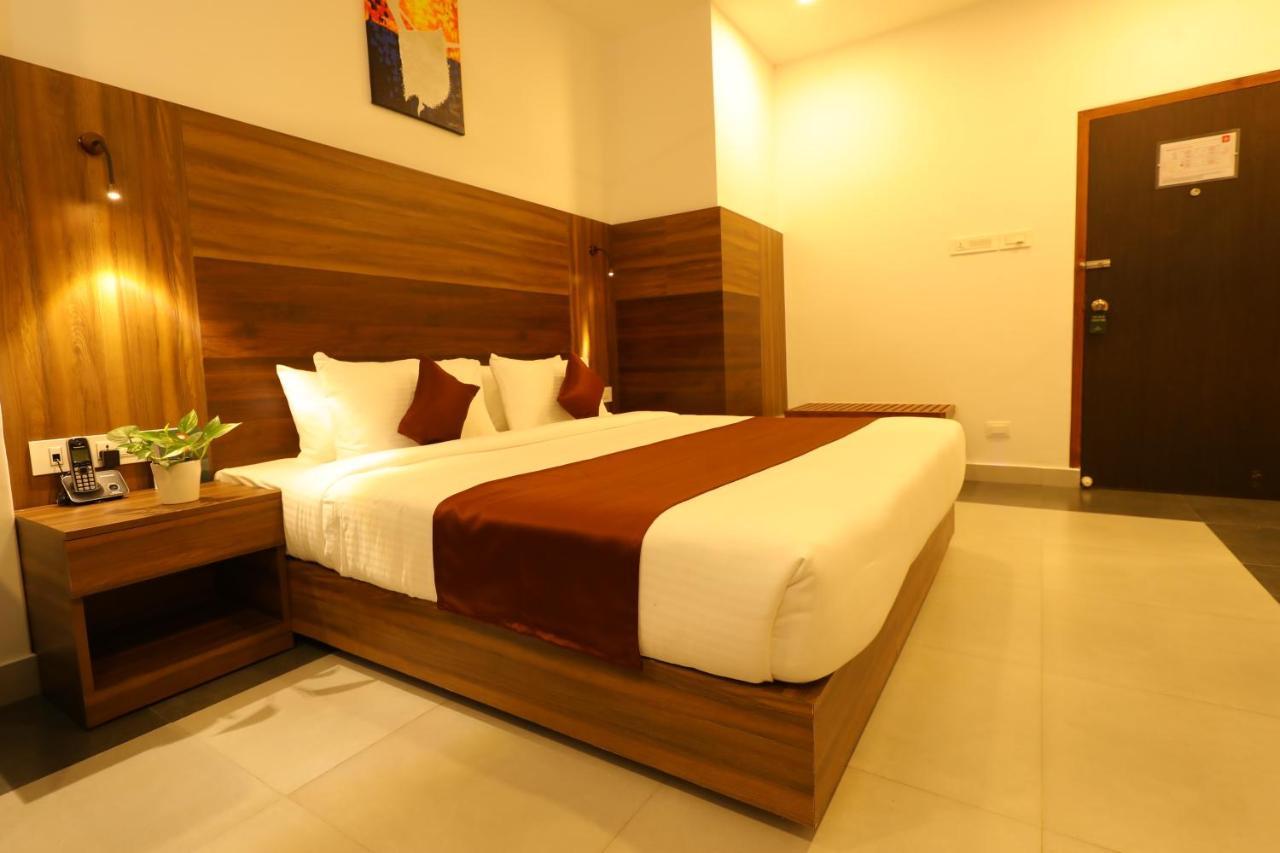 Hotel La Serene Mattannur Mattanur Buitenkant foto